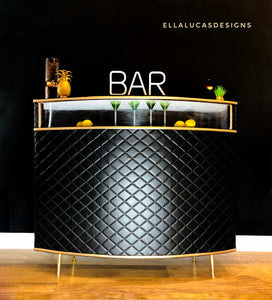 Retro cocktail bar